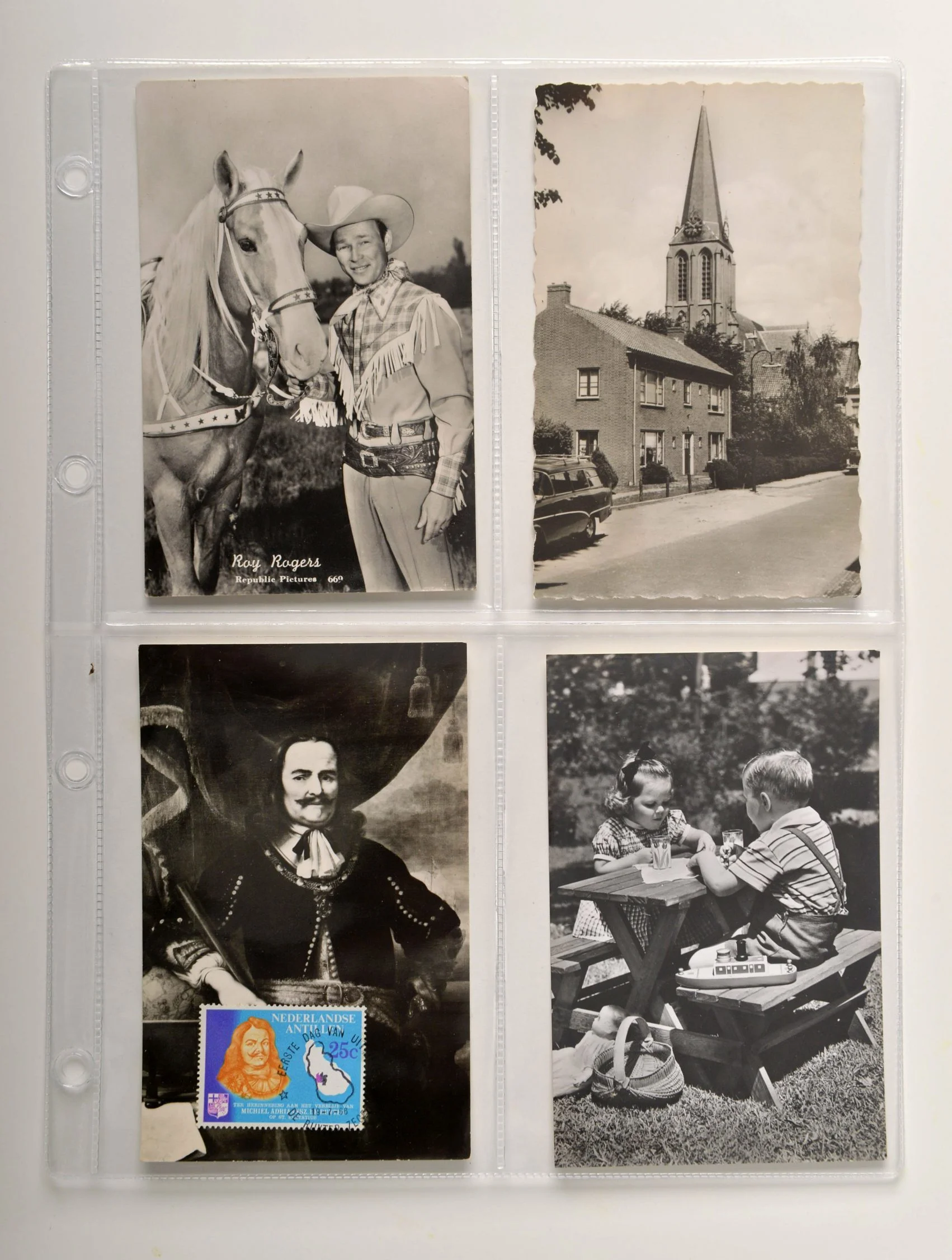 Din A4 set van 10 stuks transparante bladen 4 vakken (vakmaat 145 x 106 mm) voor o.a. oude ansichtkaarten en foto's