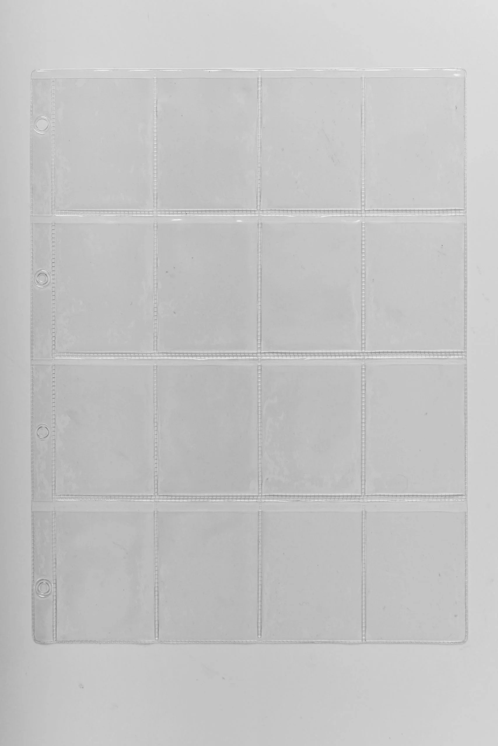 Din A4 set van 10 stuks transparante bladen 16 vakken ( vakmaat 66 x 50 mm) voor o.a. reclameplaatjes - Afbeelding 2